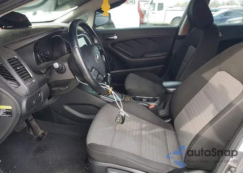 2018 Kia Forte Lx z USA, uszkodzony, nr VIN 3KPFL4A76JE279001